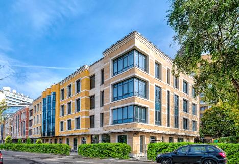Где в Москве строится меньше всего премиальных комплексов? 