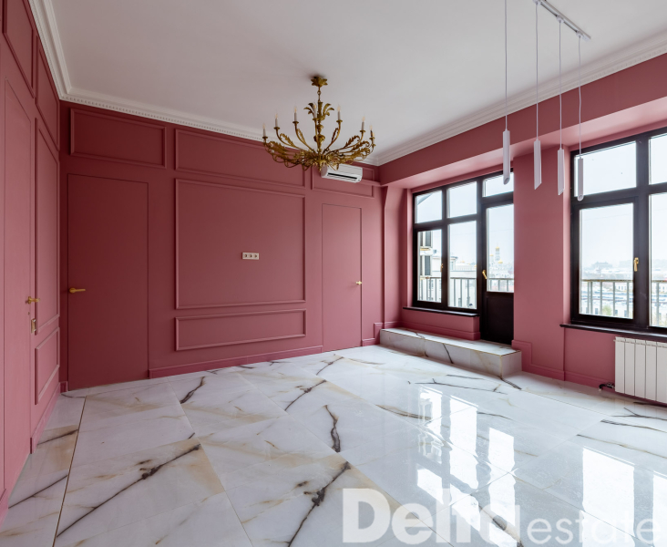 Дом на набережной